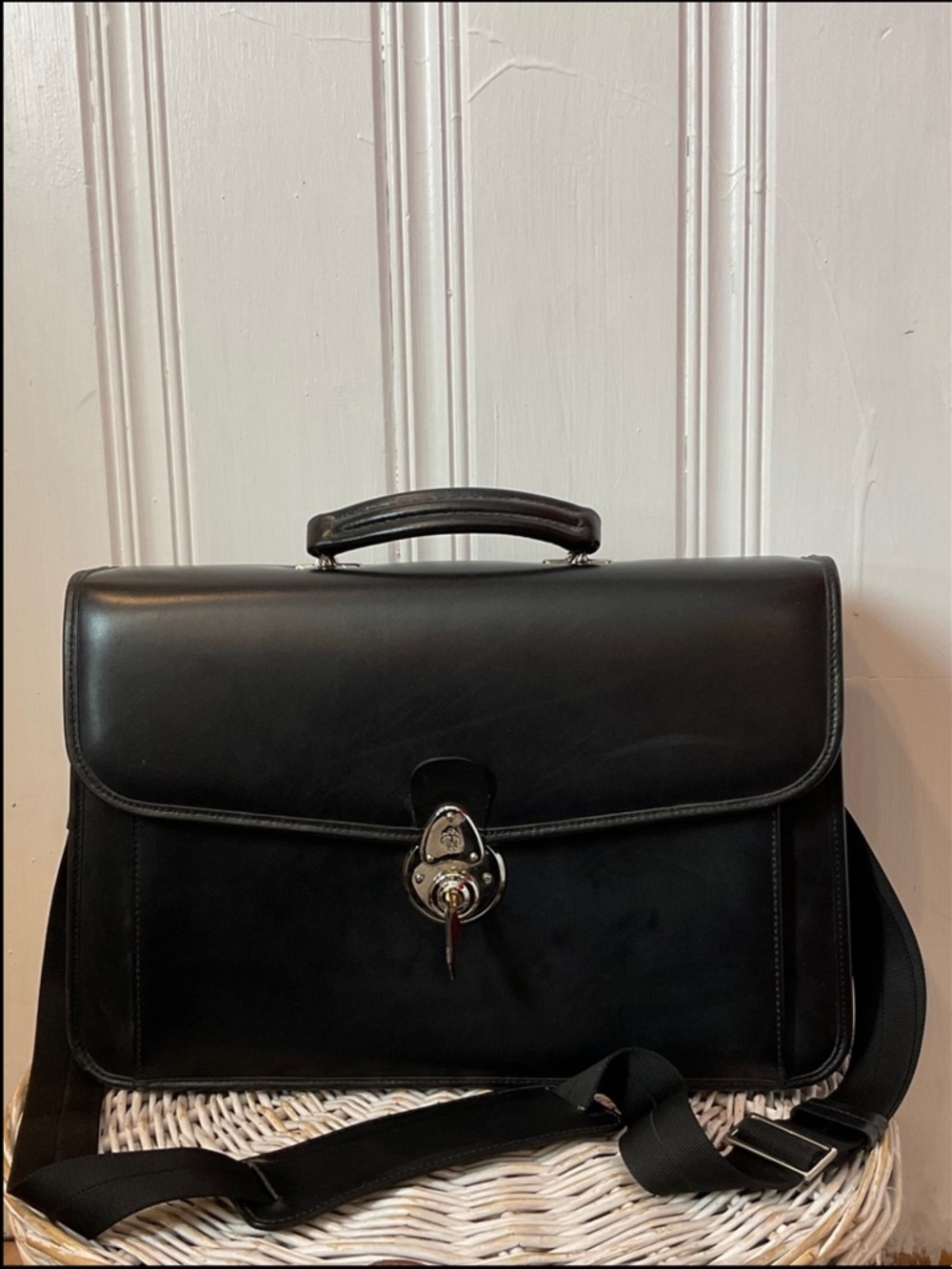 BROOKS BROTHERS Genuine Leather Locking Attache Case Briefcase | Key Included